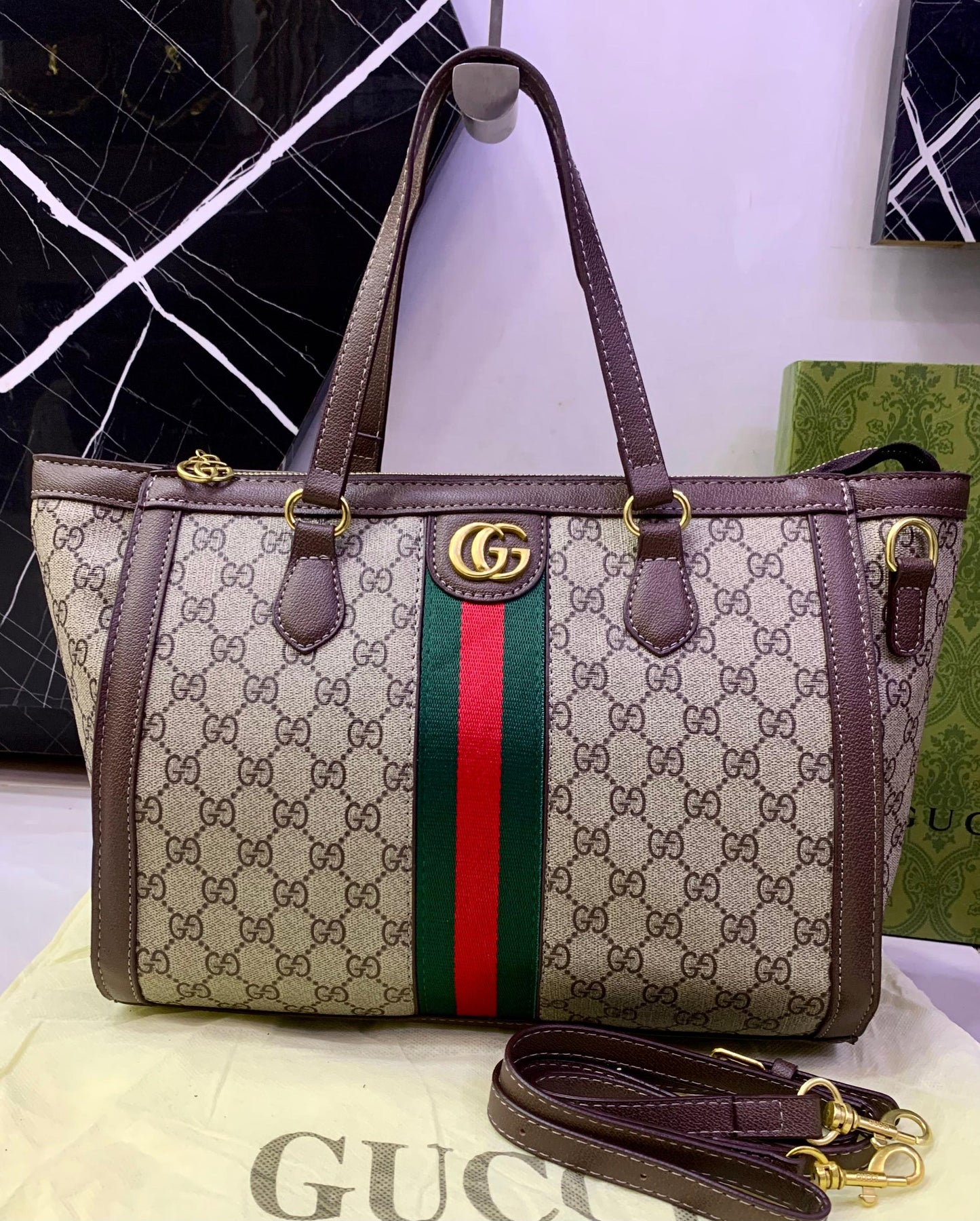 GUCCI signature lather bag