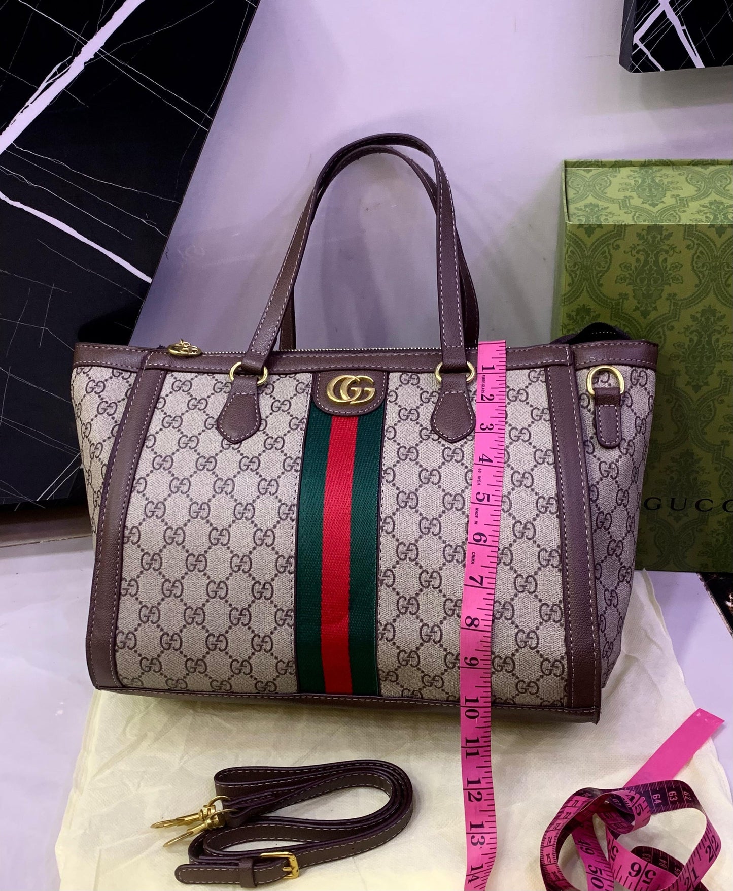 GUCCI signature lather bag