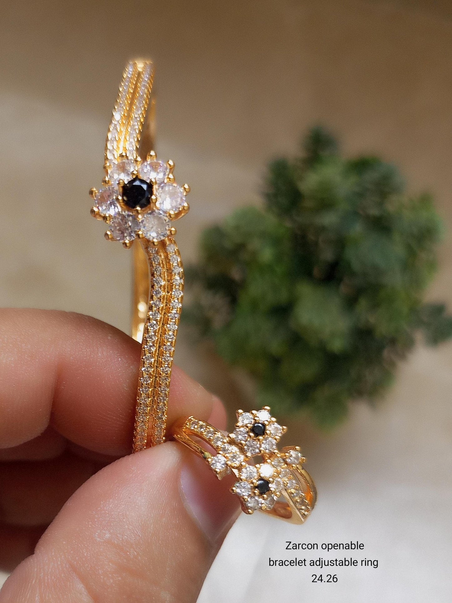 Zarcon Openable Bangle